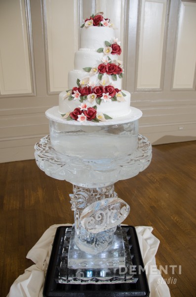 Ice sculpture cake stand